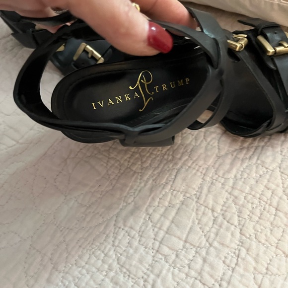 Ivanka Trump, black leather shoe - Picture 4 of 7